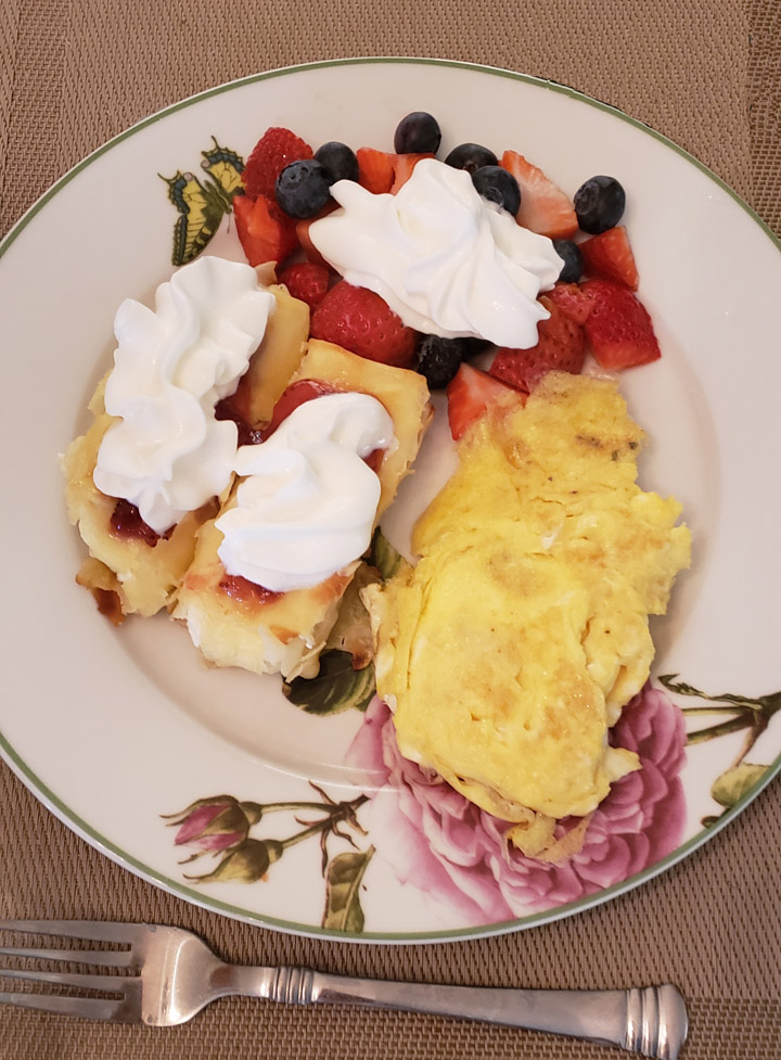 Create a pretty breakfast plate